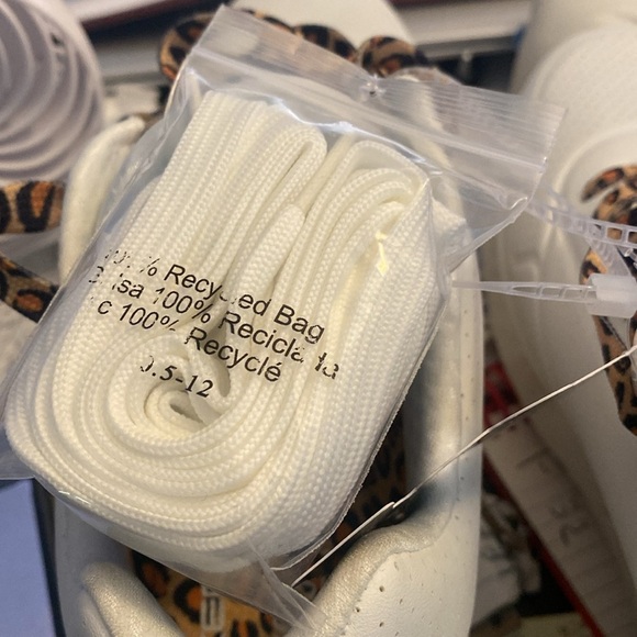 Skechers Uno Dr. Bombay Snoop Dogg White Lifestyle Sneakers Shoes Unsex - Picture 13 of 14